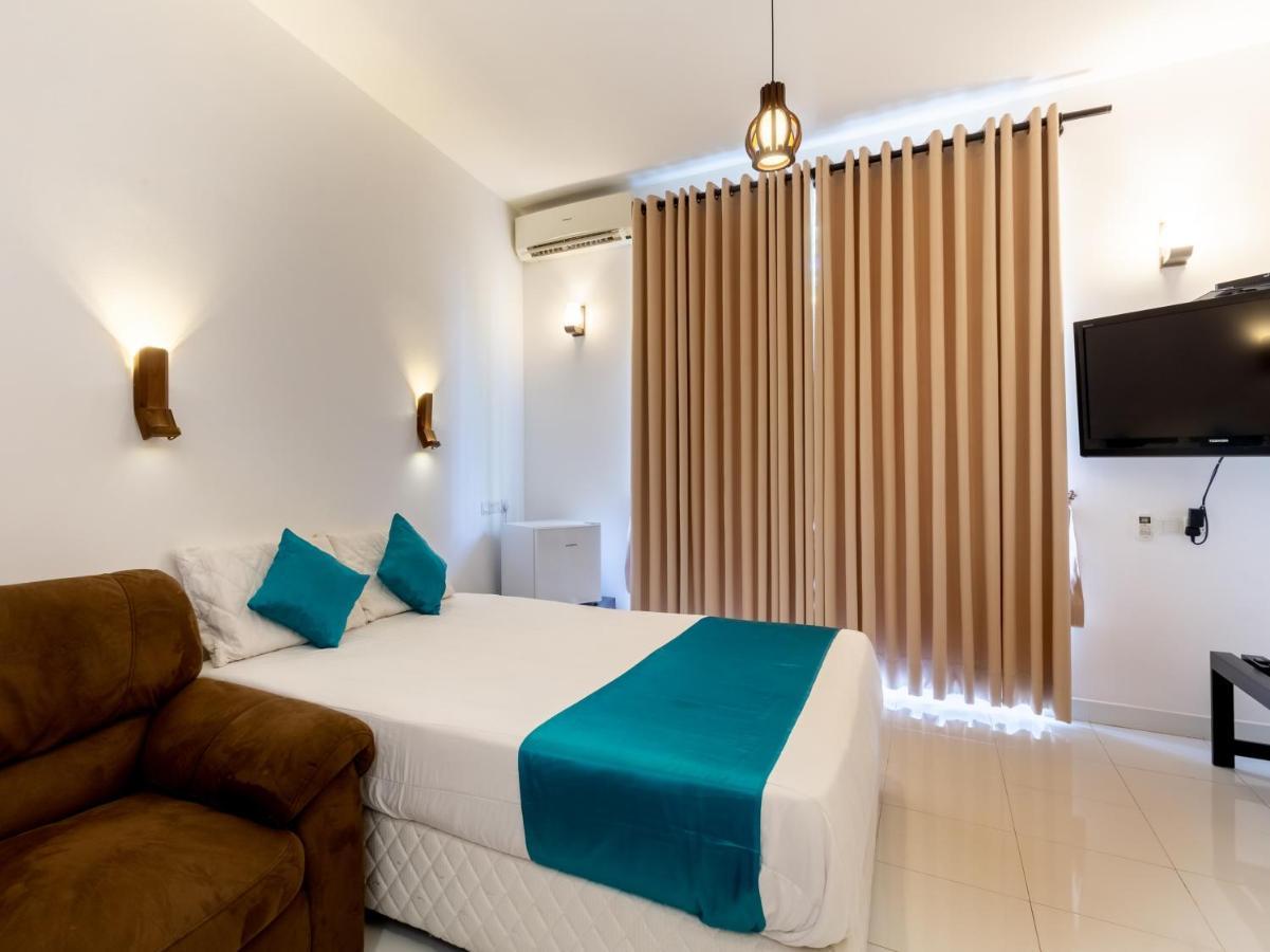 Royal Mount Hotel Dehiwala-Mont Lavinia Extérieur photo