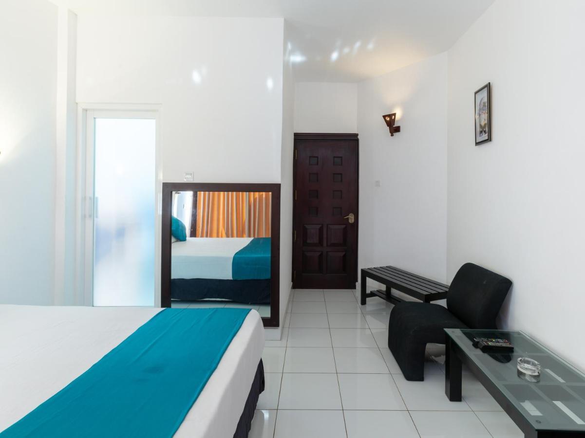 Royal Mount Hotel Dehiwala-Mont Lavinia Extérieur photo